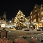 Julelysene tændes på kommunens juletræer
