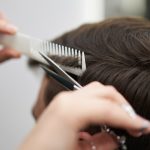 Mange frisører skal tilbagebetale corona-hjælpen